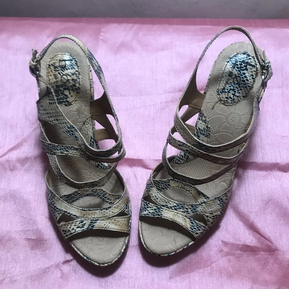 BOC Wedge Sandals. - Picture 7 of 8